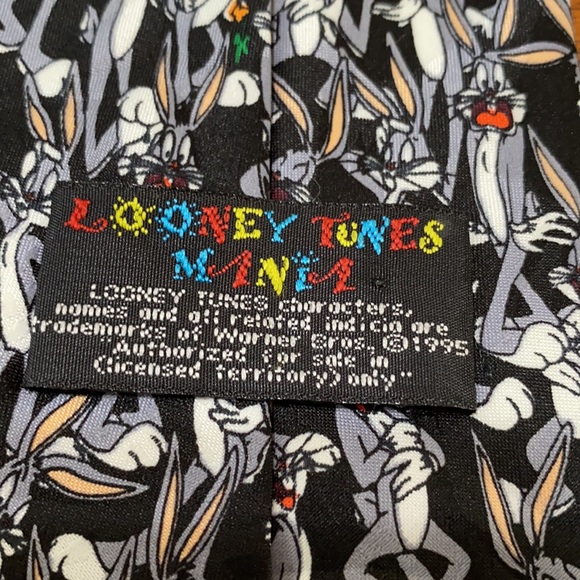 Looney Tunes Bugs Bunny Neck Tie - Picture 4 of 7